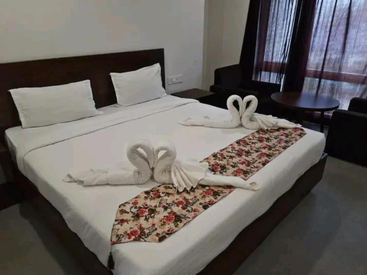 Hotel East International Tinsukia Zewnętrze zdjęcie